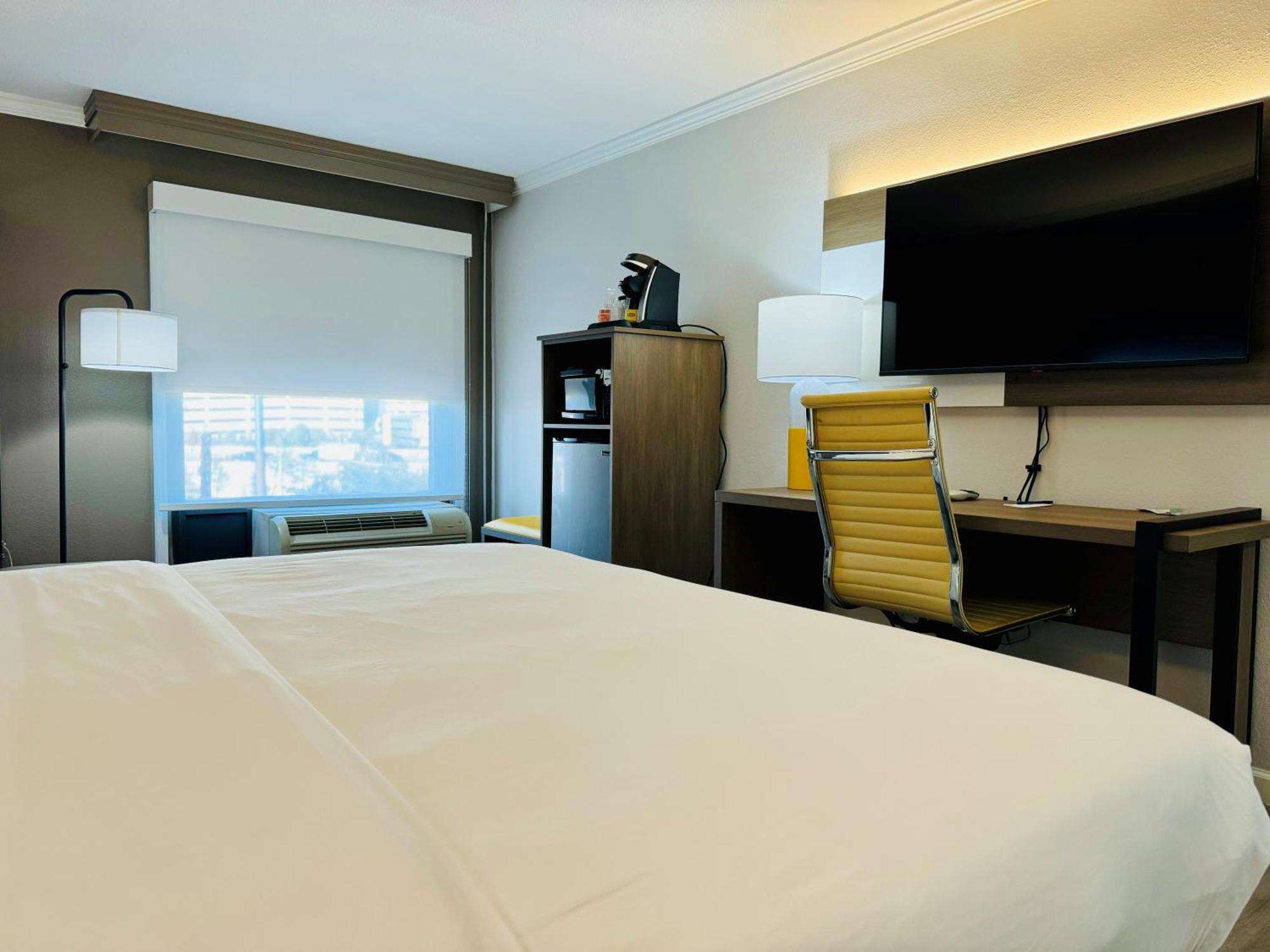 Comfort Inn & Suites Houston I-10 West Energy Corridor Esterno foto